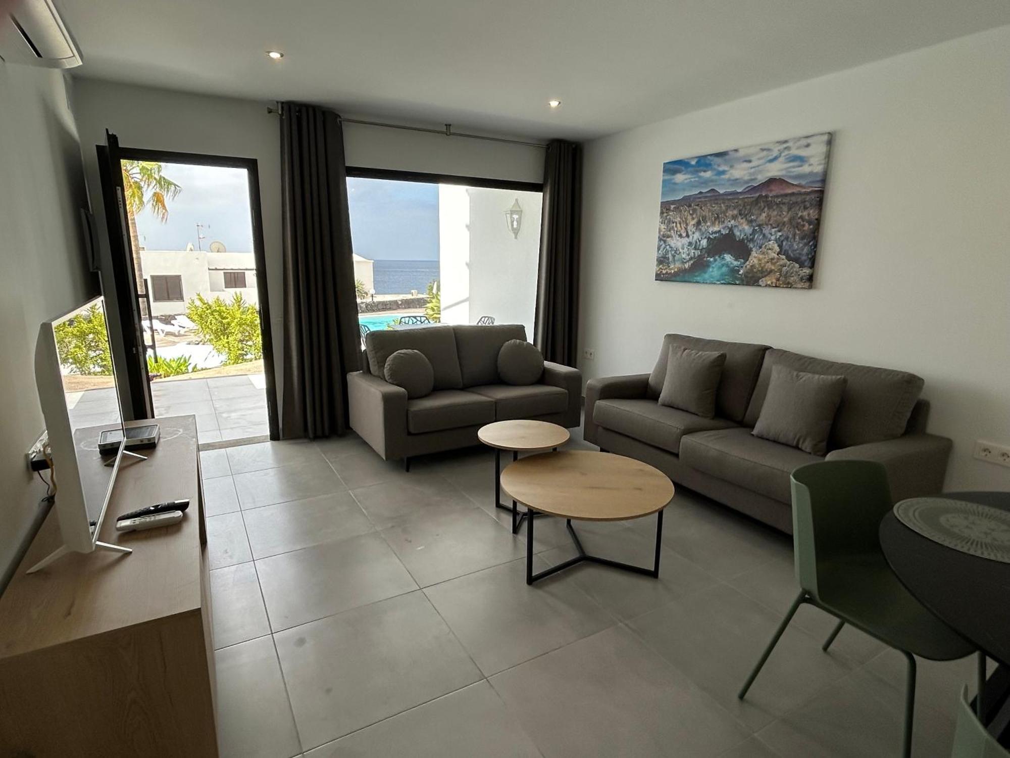 Stunning 2 Bedroom Seafront Apartment Пуэрто дель Кармен Экстерьер фото