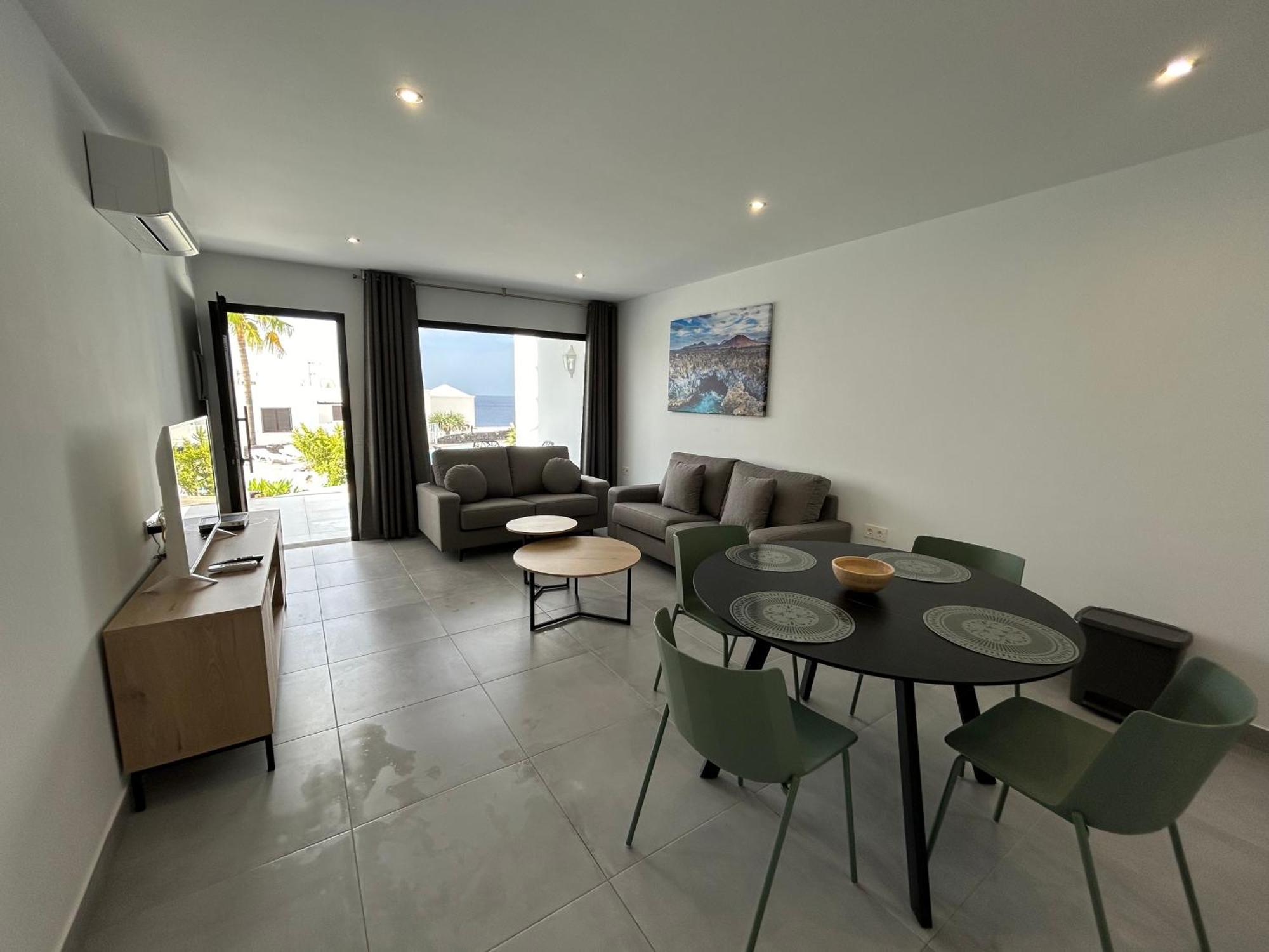 Stunning 2 Bedroom Seafront Apartment Пуэрто дель Кармен Экстерьер фото